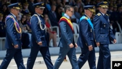 El presidente Daniel Noboa participa en una ceremonia para conmemorar el próximo centenario de la Fuerza Aérea Ecuatoriana, en Quito, Ecuador, el viernes 25 de octubre de 2024. 