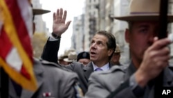 El gobernador de Nueva York Andrew Cuomo participó de los eventos en agradecimiento a los veteranos de guerra en EE.UU.