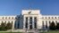 Gedung Federal Reserve atau Bank Sentral AS di Washington, DC (foto: dok). 