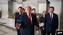 特朗普总统夫妇与习近平主席夫妇参观美国国家档案馆。(2026年9月25日)