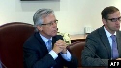 Komisioneri i OSBE-së për pakicat Volebek viziton Shkupin