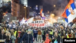 Studenti iz Beograda stigli u Novi Sad (Foto: REUTERS/Mitar Mitrović)
