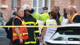 Fransa'nın kuzeyindeki Arras kentinde bir liseye bıçakla saldıran zanlının, polisin terör şüphelilerini izlediği “S fişine” kayıtlı olduğu belirlendi. 