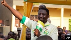 Le candidat à la présidentielle, l'opposant Frank Habineza du Parti Vert Démocrate, lors d'un rassemblement de campagne électorale dans le district de Musanze, au Rwanda, le 28 juillet 2017.