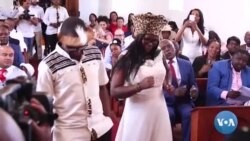 Des couples se marient à Robben Island en hommage à Mandela