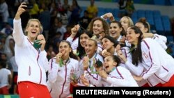 Košarkašice Srbije slave bronzanu medalju na Olipijskim igrama u Rio de Žaneiru, arhivska fotografija (REUTERS/Jim Young)