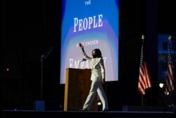 La vicepresidenta electa Kamala Harris llega a hablar el sábado en Wilmington, Delaware. Noviembre 7,  2020. Foto: AP Photo/Carolyn Kaster.
