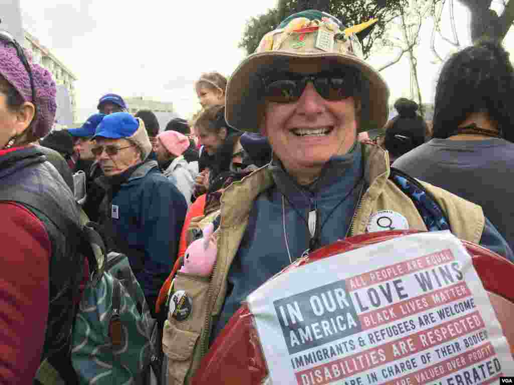 Peserta protes massal Women&#39;s March di San Francisco, California (21/1). (VOA/M Quinn)