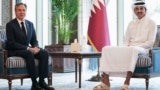 Sekretari i Shtetit Antony Blinken gjatë takimit me Emirin e Katarit Al-Thani në Doha, Katar më 24 tetor 2024