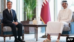 Sekretari i Shtetit Antony Blinken gjatë takimit me Emirin e Katarit Al-Thani në Doha, Katar më 24 tetor 2024