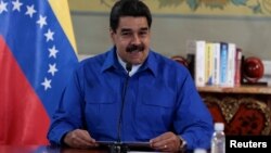 Maduro, que espera que las negociaciones se restablezcan la próxima semana —luego de las elecciones— no quiso revelar más detalles del documento que se dice se negocia con la oposición. 