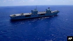 英國的“伊麗莎白女王”號航空母艦(HMS Queen Elizabeth) 6月21日在地中海。