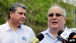 Archivo - José Pallais, miembro de la opositora Alianza Cívica por la Justicia y la Democracia (derecha) asegura que seguirán exigiendo adelanto de elecciones. Foto del 6 de mayo de 2019, en Managua, Nicaragua.