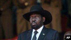 Presiden Sudan Selatan Salva Kiir menghadiri pemakaman kenegaraan mantan presiden Kenya Daniel arap Moi, di Stadion Nyayo di ibu kota Nairobi, Kenya, 11 Februari 2020. (Foto: AP)