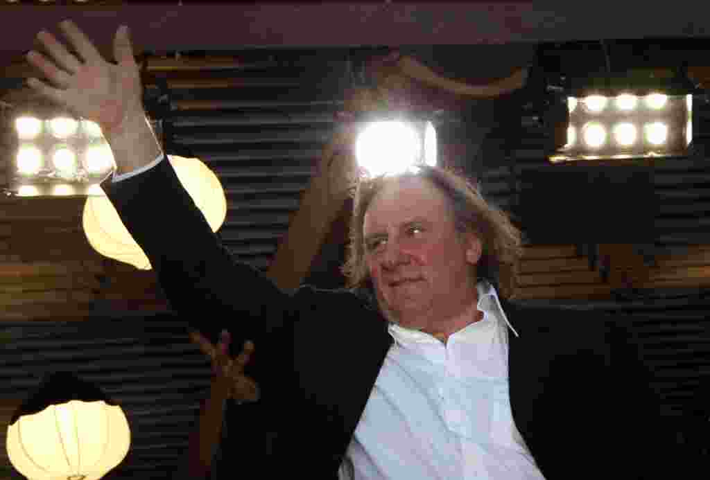 El actor Gerard Depardieu hace parte del elenco de la película en competencia, "Juego justo".