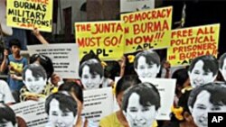 ออสเตรเลียกับไทยกดดันให้พม่าแก้ไขประวัติด้านสิทธิมนุษยชนและปล่อยนักโทษการเมืองทั้งหมดก่อนเสนอตัวเป็นประธานสมาคมอาเซียน