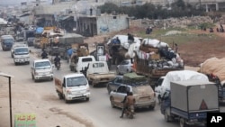 Les populations syriennes fuient l'avancée des forces armées dans la province d'Idleb, le 29 janvier 2020. 