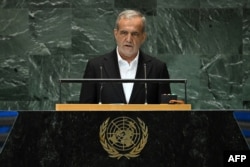 Presiden Iran Masoud Pezeshkian di markas besar PBB di New York pada 23 September 2024. (TIMOTHY A. CLARY/AFP)