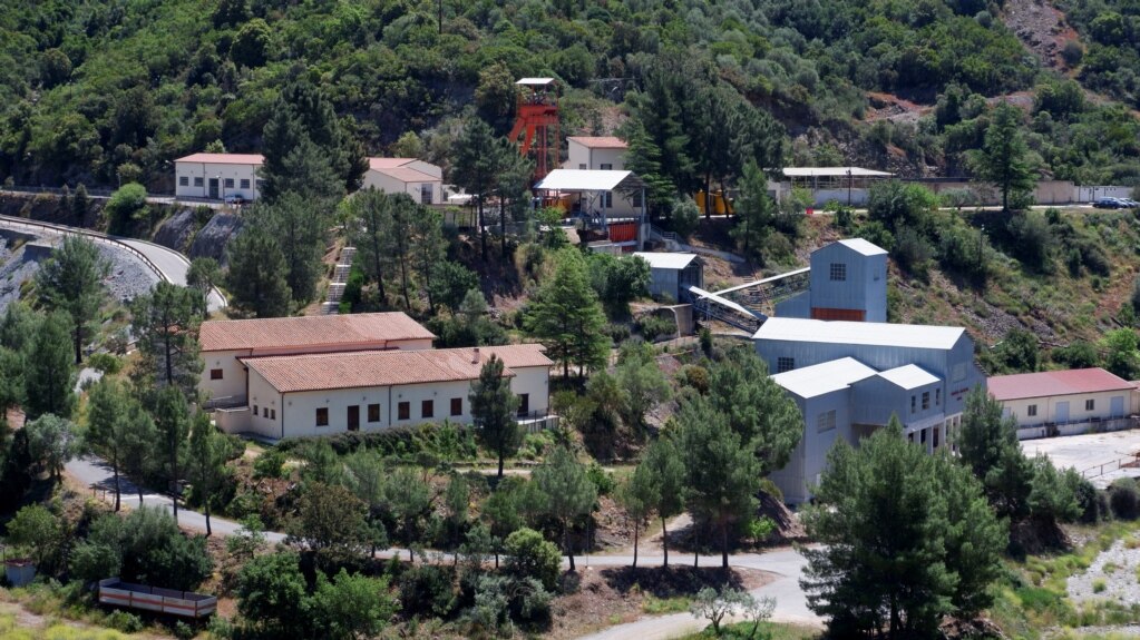 Former Italian Mining Area Hopes to Be a Theoretical Science Center