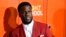 El actor y comediante Kevin Hart dice que va a reconsiderar su decisión de no ser el anfitrion de los Oscar, que está programado para el 24 de febrero. 