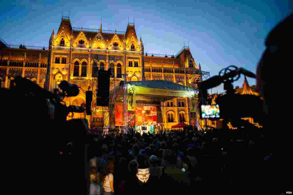 Hungarians are preparing to vote on a referendum that supporters believe will prevent new migrants from being compelled to settle in their country, Sept. 30, 2016. (VOA/Rudolf Karancsi / Képszerkesztőség) 