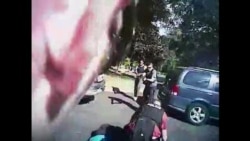 پولیس اہلکار کی وردی پر نصب کیمرے کی وڈیو