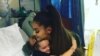 Ariana Grande visita a víctimas de Manchester 