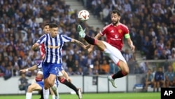 Wannan shigar keta da Bruno Fernandes ya yi ta sa aka ba shi jan kati a wasansu da Porto