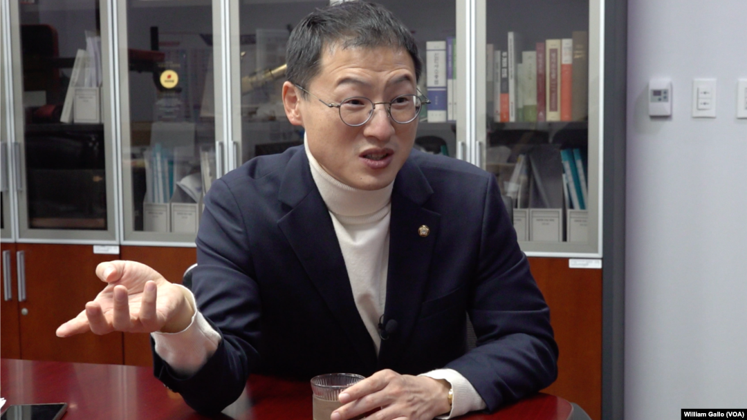 Conservative South Korean lawmaker Kim Sang-wook Kim Sang-wook speaks to VOA during an interview at his office in Seoul. Feb. 10, 2025. 