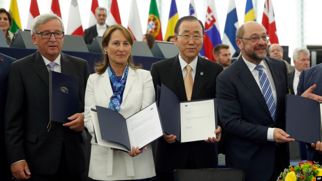 Parlemen Eropa, disaksikan oleh Sekjen PBB Ban Ki-moon, sepakat mendukung ratifikasi perjanjian iklim Paris hari Selasa (4/10).
