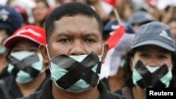 Para demonstran memprotes kekerasan terhadap penganut agama di Indonesia. (Foto: Dok)