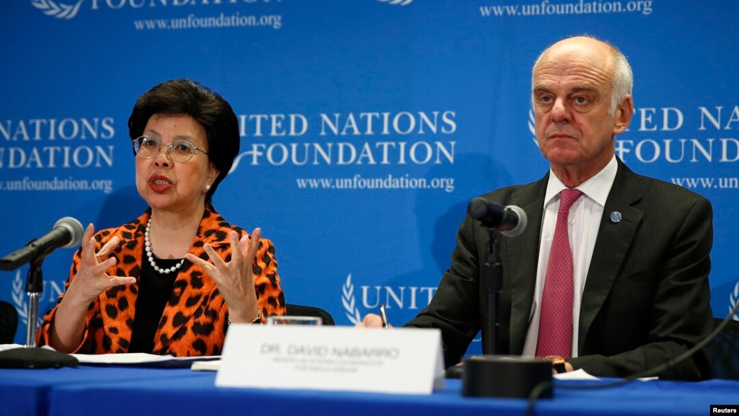 Kepala WHO Margaret Chan (kiri) dan pejabat PBB David Nabarro memberikan keterangan mengenai kondisi Ebola di Afrika Barat, dalam konferensi pers di Washington DC (3/9).