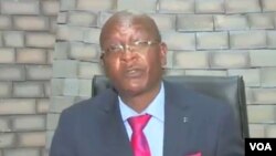 file: Zimbabwe’s Justice Minister, Ziyambi Ziyambi, addresses journalists in Harare, Aug. 19, 2020. (Columbus Mavhunga/VOA)