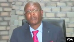 In this file photo, Zimbabwe’s justice minister, Ziyambi Ziyambi, addresses journalists in Harare, Aug. 19, 2020. (Columbus Mavhunga/VOA)