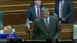 Parlamenti i Kosovës voton kundër shkarkimit të ministrit Rikalo