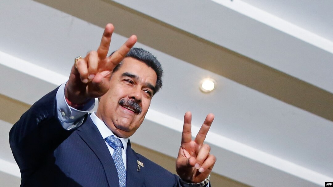 Presiden Venezuela Nicolas Maduro beranjak keluar dari di Istana Itamaraty di Brasilia, pada 30 Mei 2023, setelah menghadiri pertemuan dengan pemimpin negara-negara di Amerika Selatan. (Foto: AFP/ Sergio Lima)