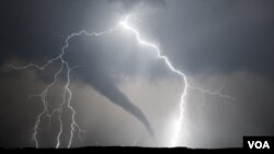 Learn about tornadoes and improve your English!