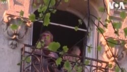 Փարիզի բնակիչները կրկին ծափահարում են առողջապահության ոլորտի աշխատակիցների համար