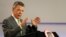 El presidente de Colombia, Juan Manuel Santos, asegura un proceso justo a exguerrilleros.