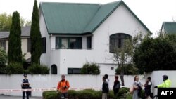 Police cordon off the area in front of the Masjid al Noor mosque after a shooting incident in Christchurch on March 15, 2019.