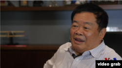 VOA專訪中國玻璃大王曹德旺