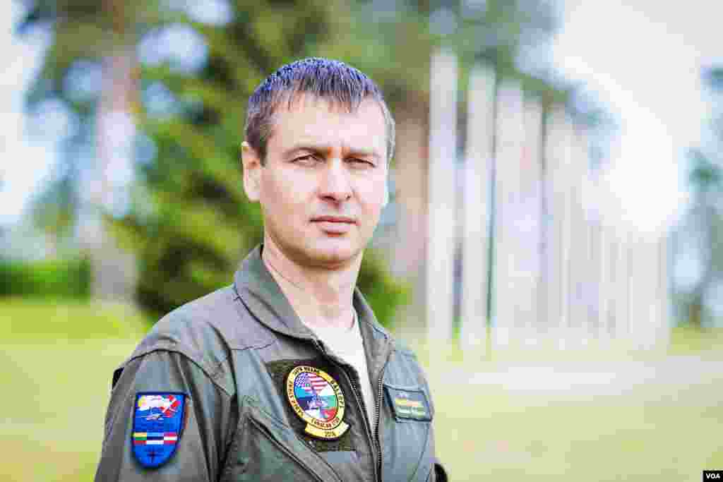 Lt. Col. Rauno Sirk, commander of Estonia’s Amari Airbase, welcomes NATO pilots to the base, which has gone through $100 million in construction, since Russian troops left in 1994. (Vera Undritz/VOA)