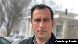 Əsgər Əkbərzadə Amerikanın Səsinə danışır