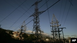 Víctor Poleo afirma que las plantas cubanas son "ineficientes" para asumir la demanda de electricidad de Venezuela.