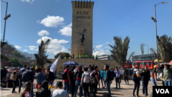 Aunque las protestas menguaron desde el domingo, tras un masivo concierto por las calles de Bogotá, las pláticas continuaron sin avances.