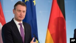 Menteri Luar Negeri Belanda Halbe Zijlstra di Berlin, Jerman, 16 November 2017. (Foto: dok).