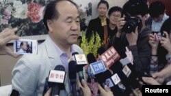 Chinese writer Mo Yan at news conference in his hometown Gaomi, Shandong province, October 11, 2012.