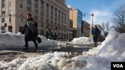 Déblayage de la neige à Washington, le 25 janvier 2016.