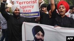 2023年9月20日锡克教领袖哈迪普·辛格·尼贾尔在加拿大被杀后，巴基斯坦锡克教社区成员参加拉合尔举行的抗议活动。