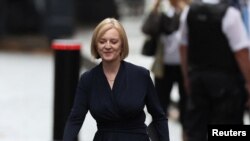 Liz Truss alipowasili Number 10 Downing Street, London, Uingereza Septemba 6, 2022. REUTERS/Phil Noble.
